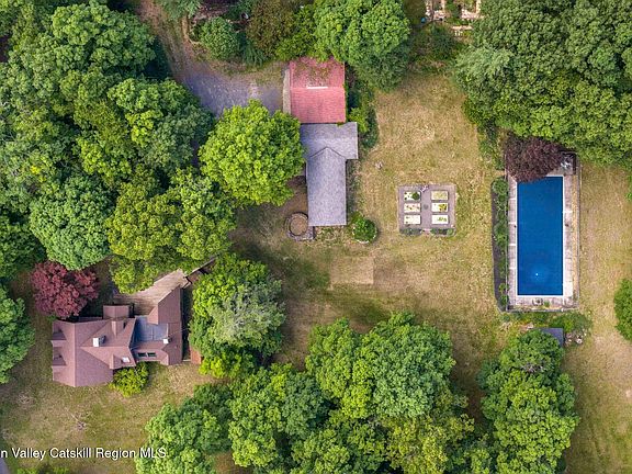 4th image of 60 Boggs Hill Road