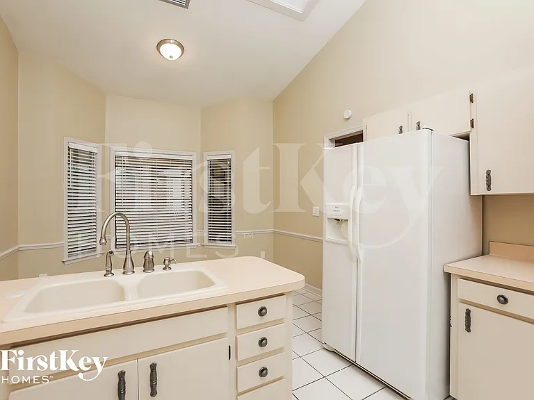 2229 Bluff Oak St — Photo 6