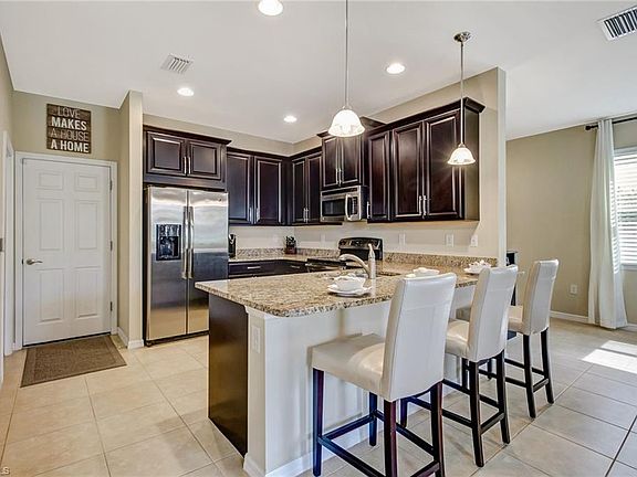 5th image of 10827 Alvara Way
