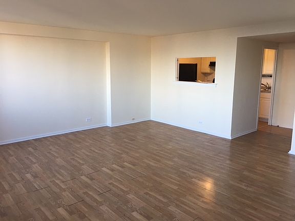 3rd image of 3950 N Lake Shore Dr APT 706