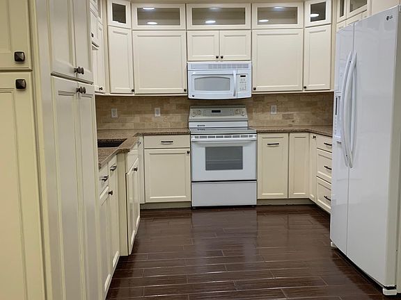 2nd image of 9 Black Jack Cir