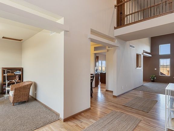 3rd image of 1004 Flagstaff St