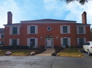 120 Carriage Way Dr #B103, Burr Ridge, IL 60527