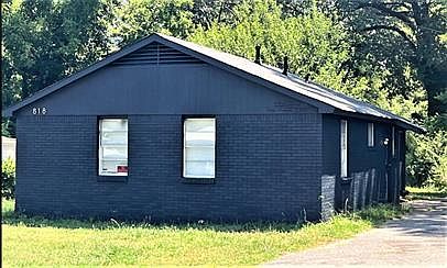 1st image of 818-820 Laurel St #1