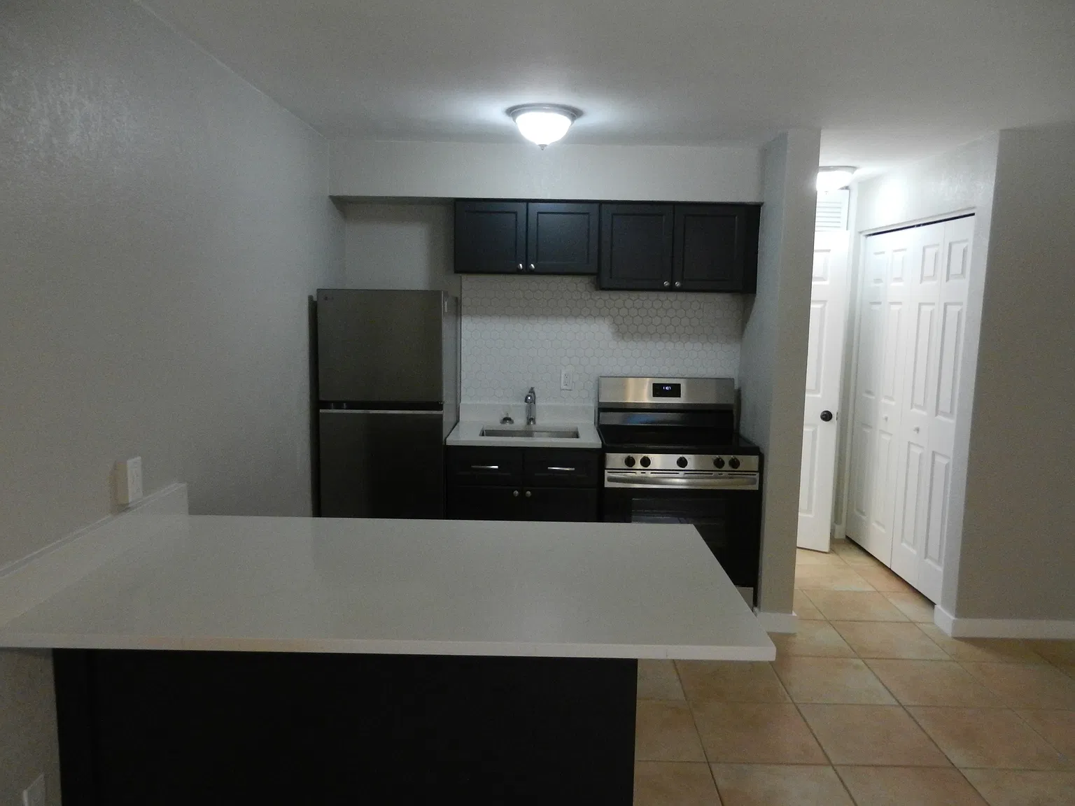 Studio, 400 sqft, $1,200 — Photo 3