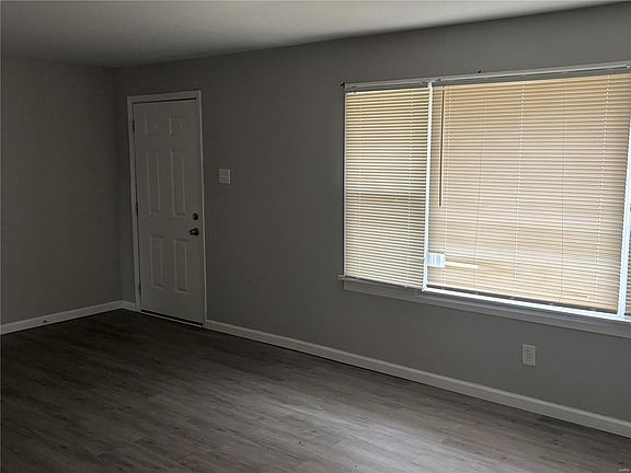 2nd image of 10118 Duke Dr