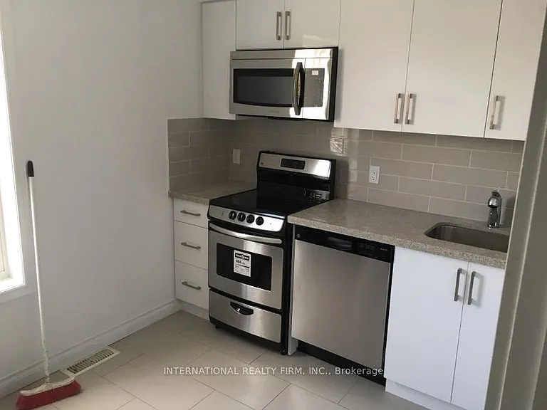 161 Montrose Ave #2 — Photo 1