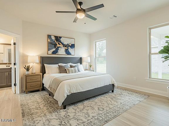 3rd image of 106 Betrillo Ct