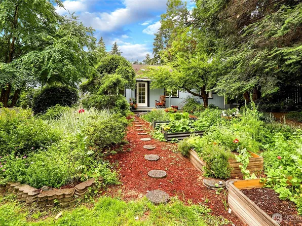 21195 Kingston Street NE, Indianola, WA 98342