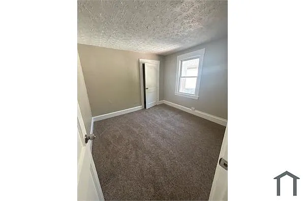 Building Photo - 3865 W 40th St #3