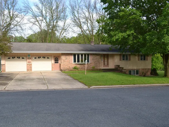 202 Moorland Dr, Markesan, WI 53946