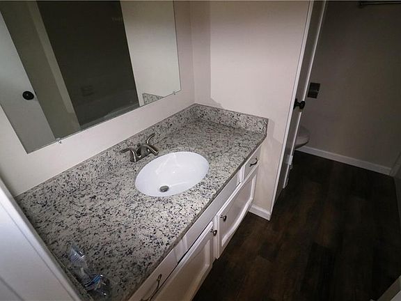 5th image of 3741 Thornberry Ct