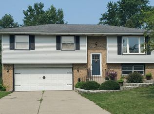 3810 Kingsway Dr, Crown Point, IN 46307