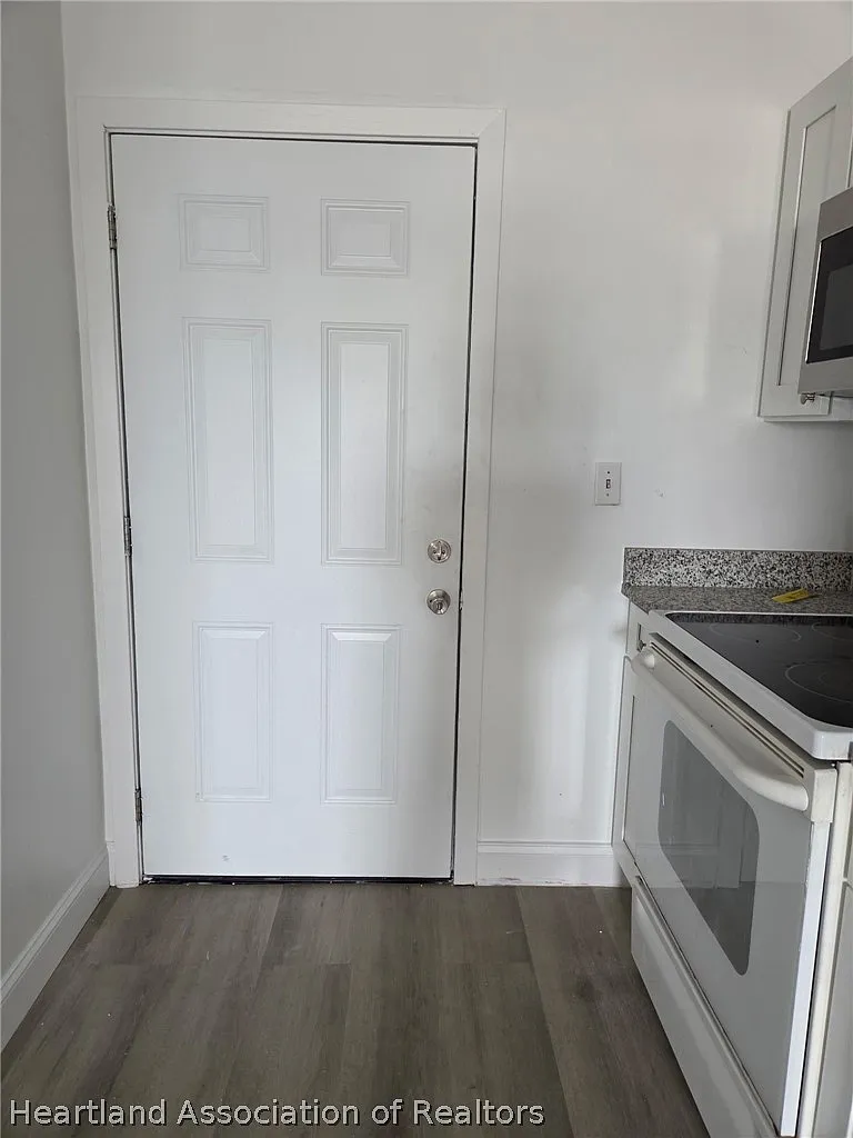 3 bed, 1.0 bath, 1000 sqft, $1,400 — Photo 3