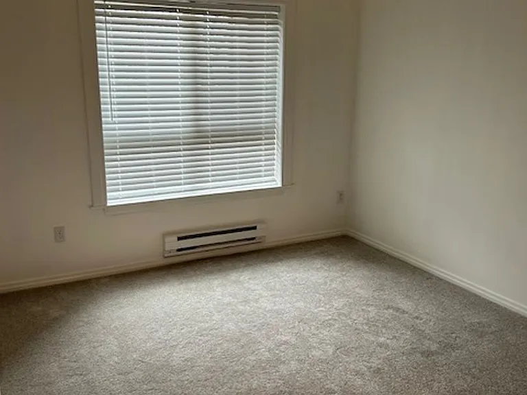 2805 NE 125th St #303 — Photo 21