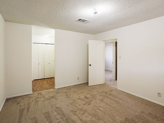 4th image of 804 Antigua St