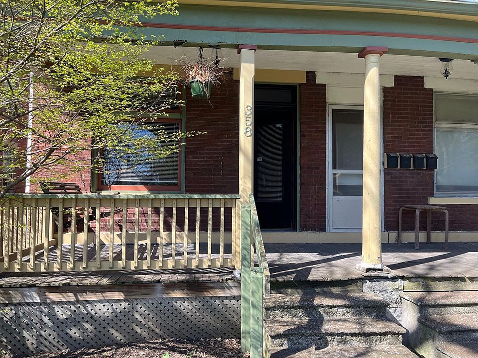 Front porch, entrance