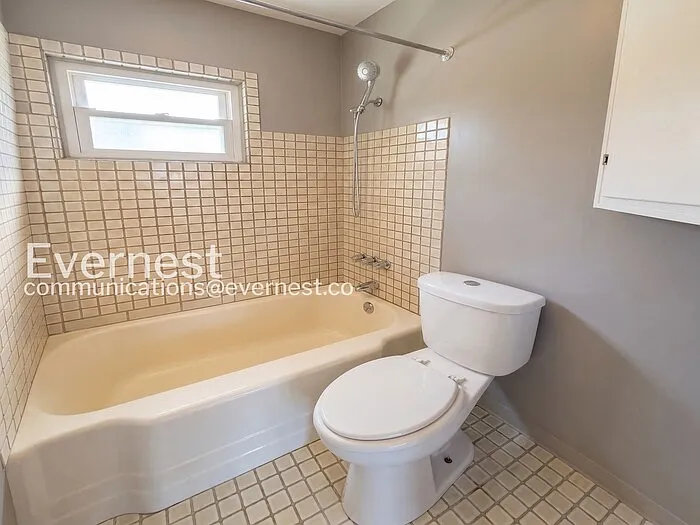 1803 Talbot St — Photo 12