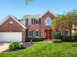 914 Willow Creek Rd, West Chicago, IL 60185