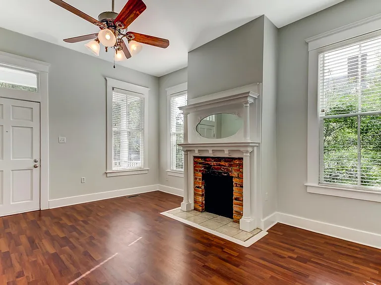423 E Duffy St — Photo 1