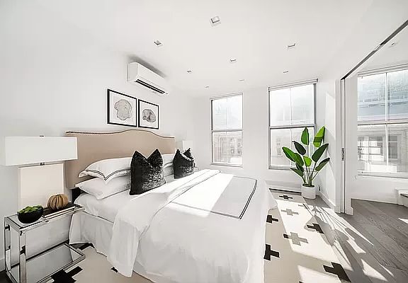5th image of 136 Beekman St