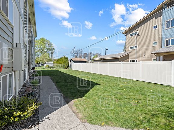 2nd image of 107 E Hattie Ave #4
