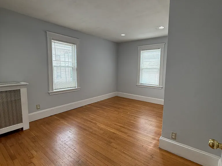 527 Gallivan Blvd #3 — Photo 10