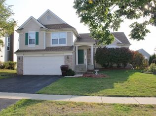 409 Fairfax Ln, Grayslake, IL
