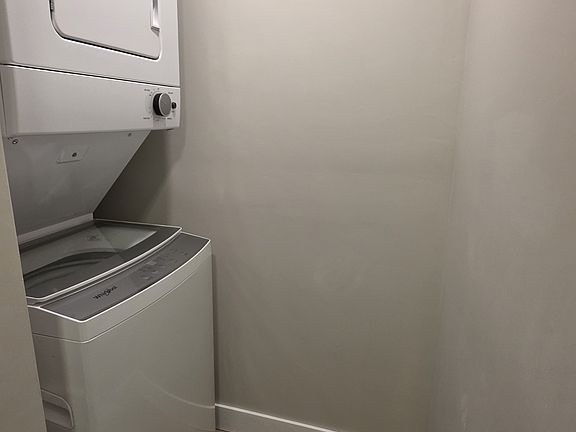 5th image of 760 E Main St #2