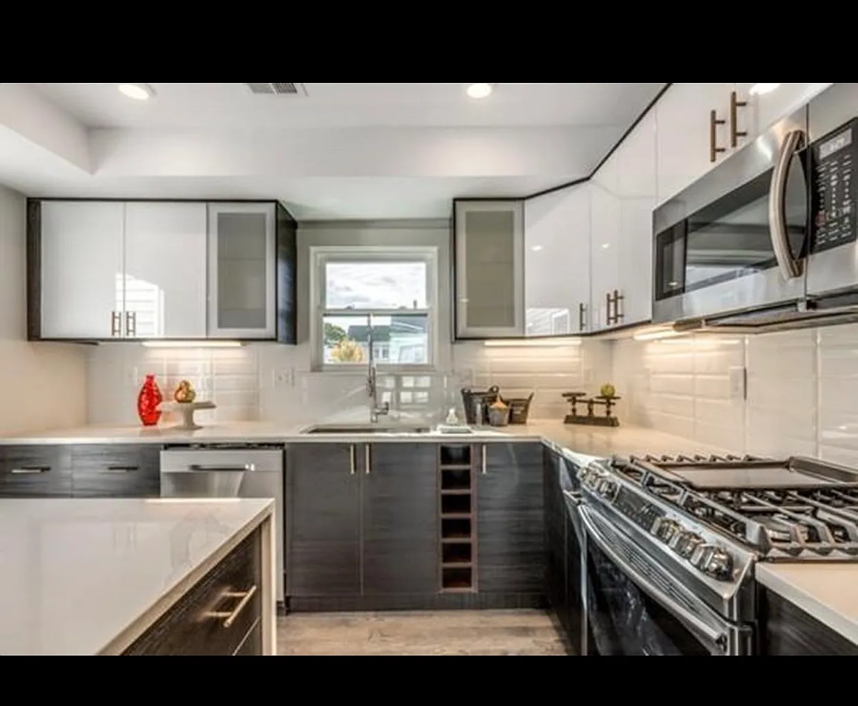 4 bed, 1360 sqft, $1,650 — Photo 2