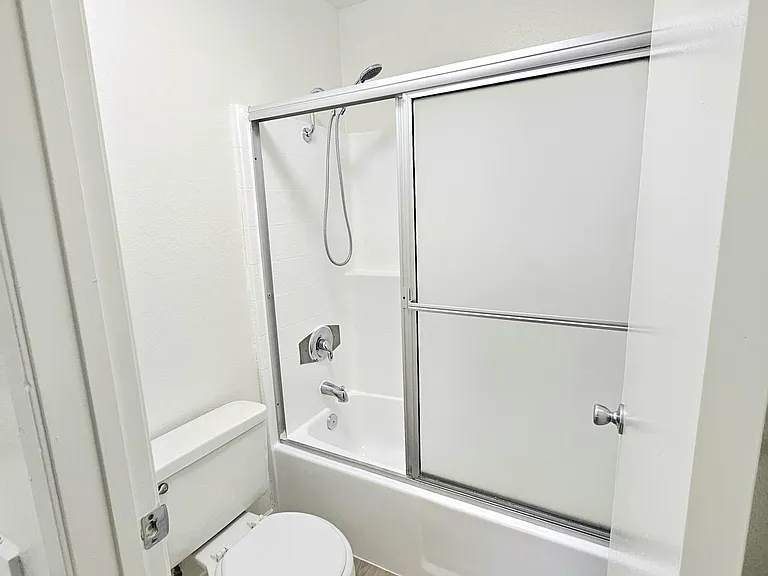 AMBERWOOD APARTMENTS — Photo 16