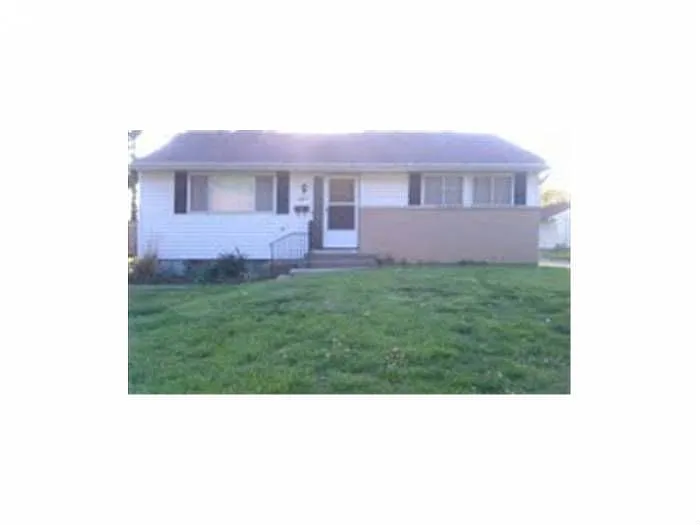 1487 Avenue Dr photo 1