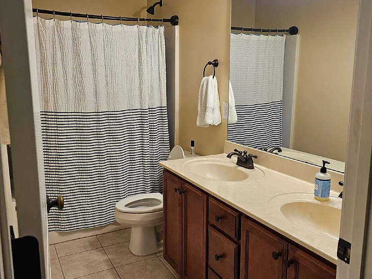305 Skipping Water Dr — Photo 33