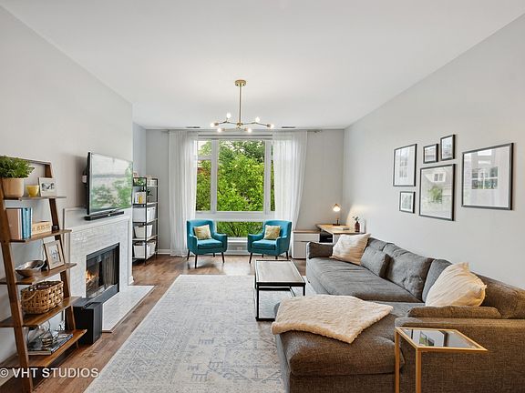 5th image of 1015 W Buena Ave APT 3E