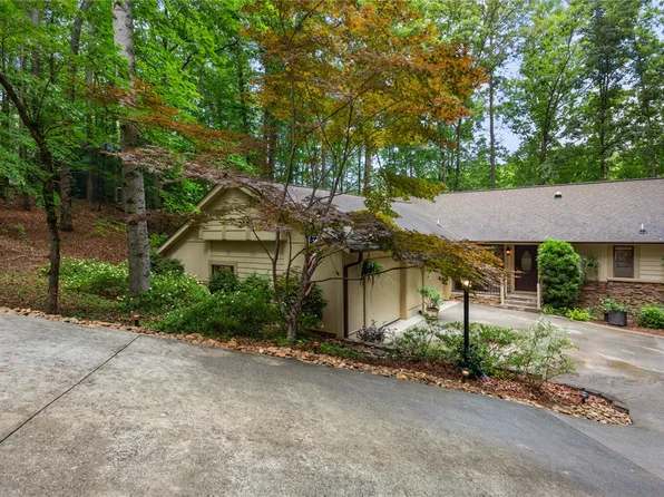 18 Mainsail Dr, Salem, SC 29676