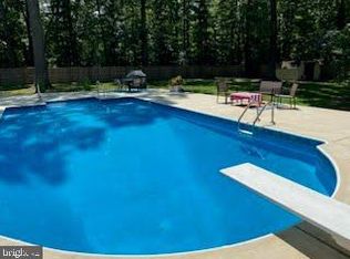 3869 Fawn Ln, White Plains, MD 20695