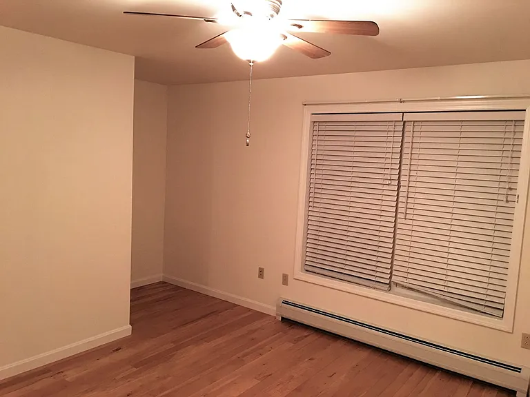 75 Sumner Ln #C — Photo 13
