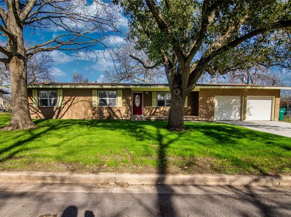 703 W Elizabeth Dr, Robinson, TX 76706