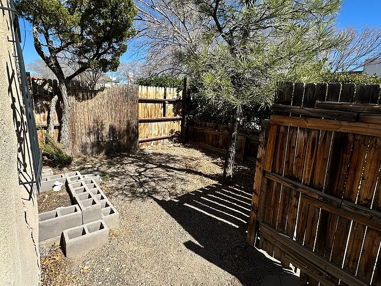 135 141 Yale 2135 #2139 — Photo 10