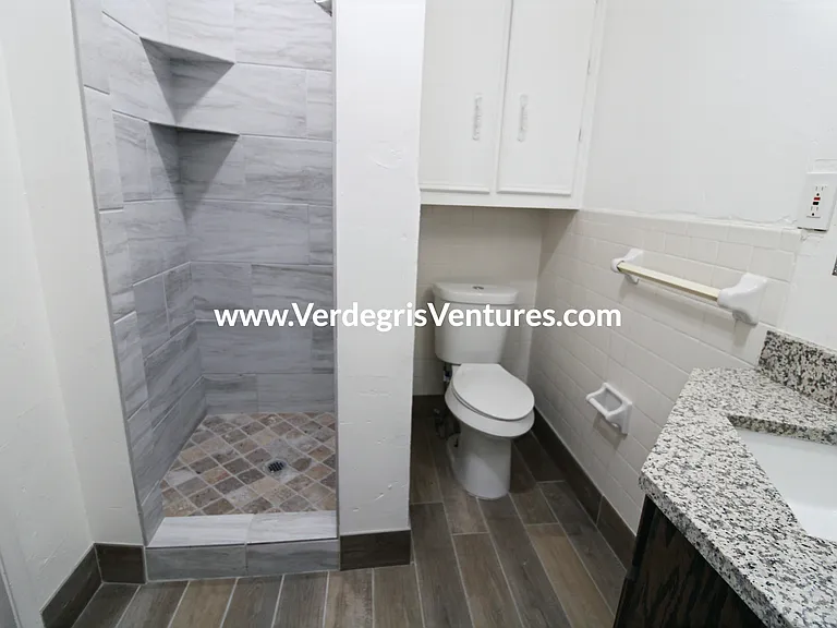 Principal bathroom