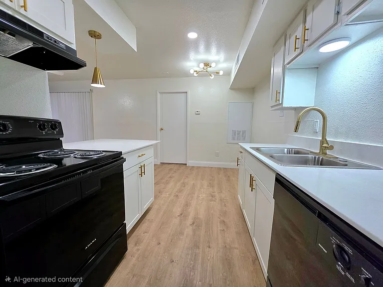 534 Hunt Ln — Photo 9