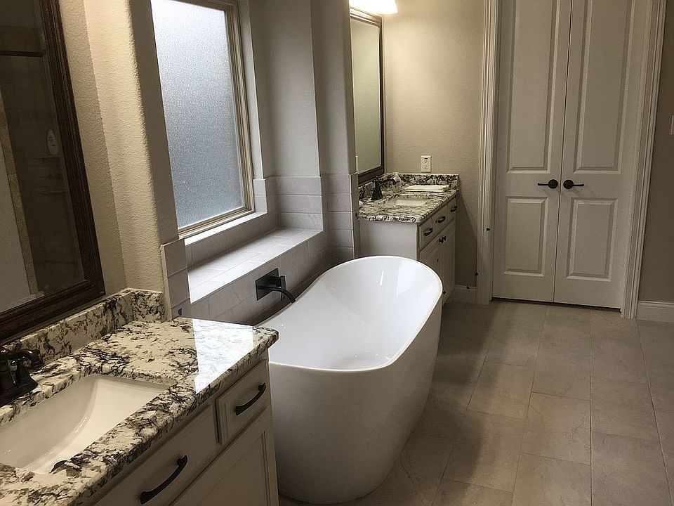 2nd image of 112 Caladium Dr