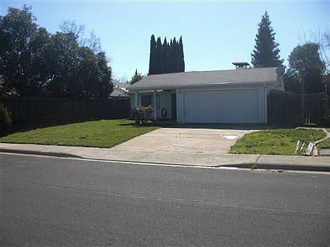 3rd image of 2912 Janet Dr