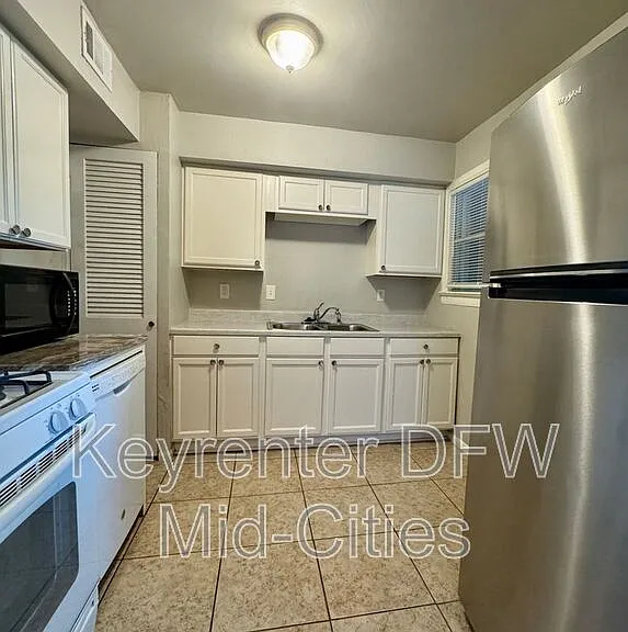 311 N Oak Cliff Blvd — Photo 4