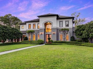 5204 Braeburn Dr, Bellaire, TX 77401