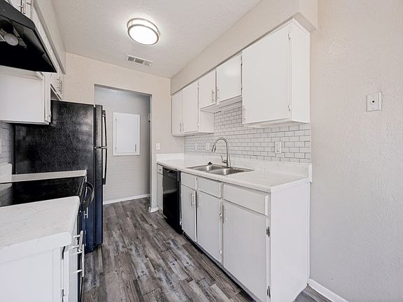 5th image of 1122 Millview Dr #702