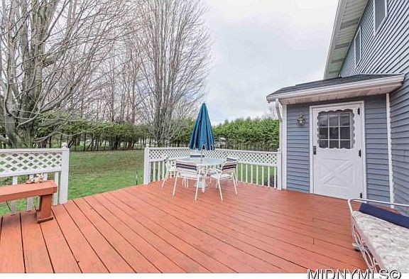 4th image of 8 Meadowbrook Dr
