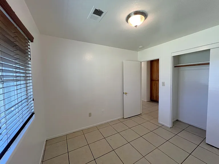 1408 Interlaken Dr — Photo 12