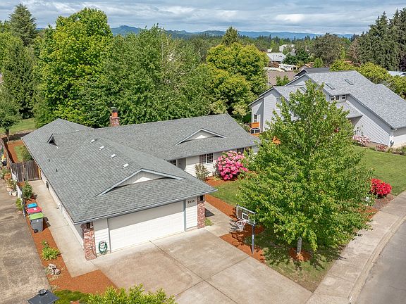 3rd image of 2835 NE Leathers Ln