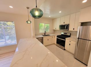8078 Fareholm Dr #3, Los Angeles, CA 90046